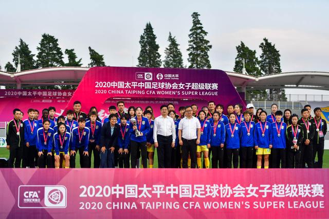 夸梅：詹姆斯在76人没必要场均25分 那样破坏球队格局 15分就行了